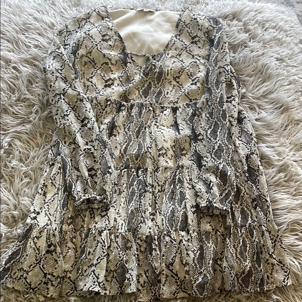 Black and Cream Tiered Long Sleeve Blouse
